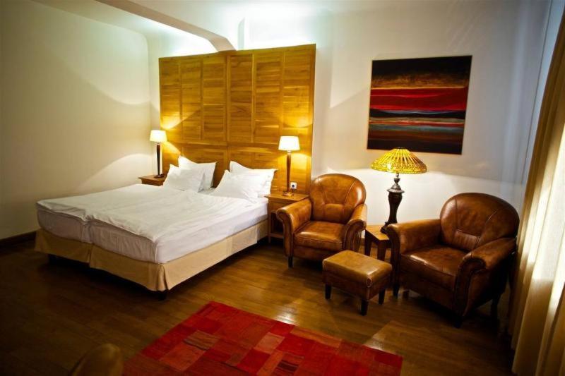 Rembrandt Old Town Hotel Bucharest Room photo